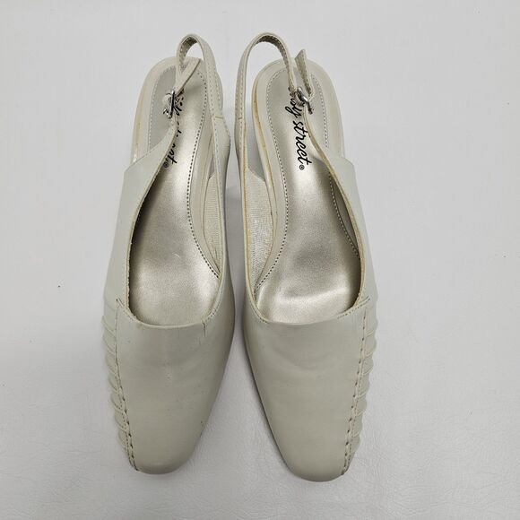 Easy Street Slingback Shoes Sz 8W | Bone Stretch Low Heel Closed Toe Comfort - Picture 7 of 12